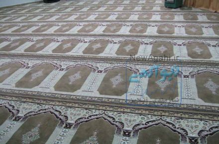 فرش سجاده اي كاشان.  فرش محرابي  سجاده كاشان  فرش كاشان  فرش مسجدي  منبر يك پله   محراب چوبي 