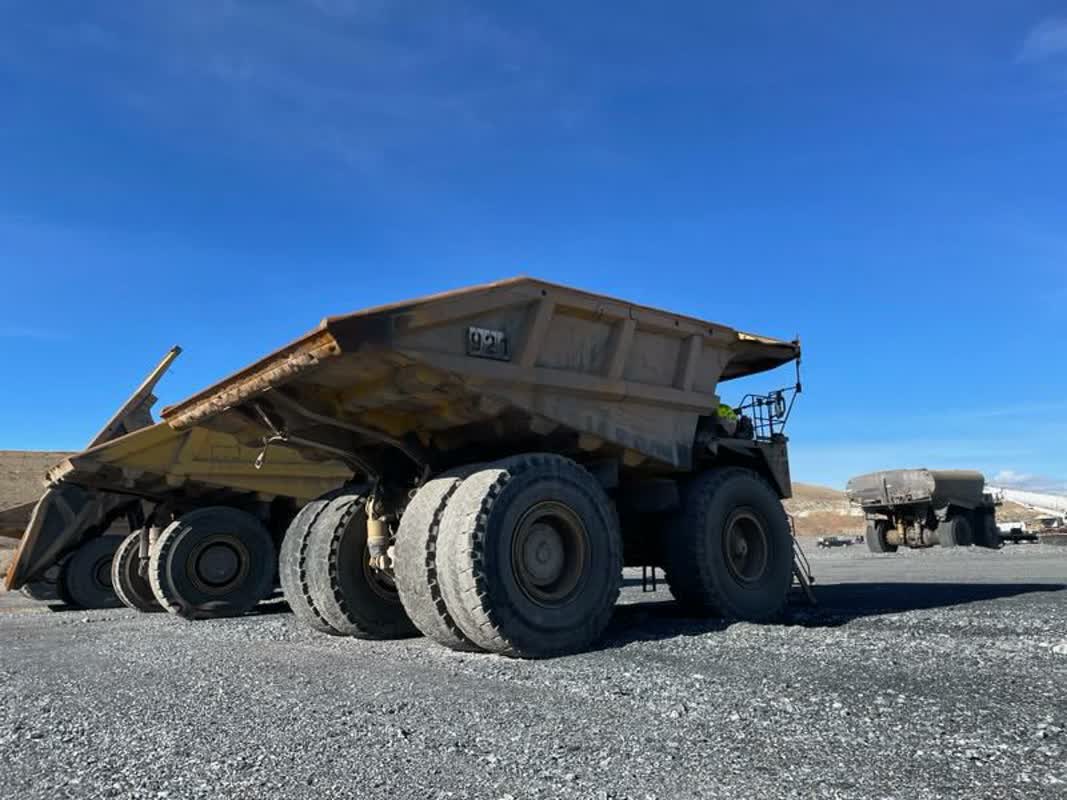 دامپتراک 973C کاترپیلار بازرگانی بلوچ