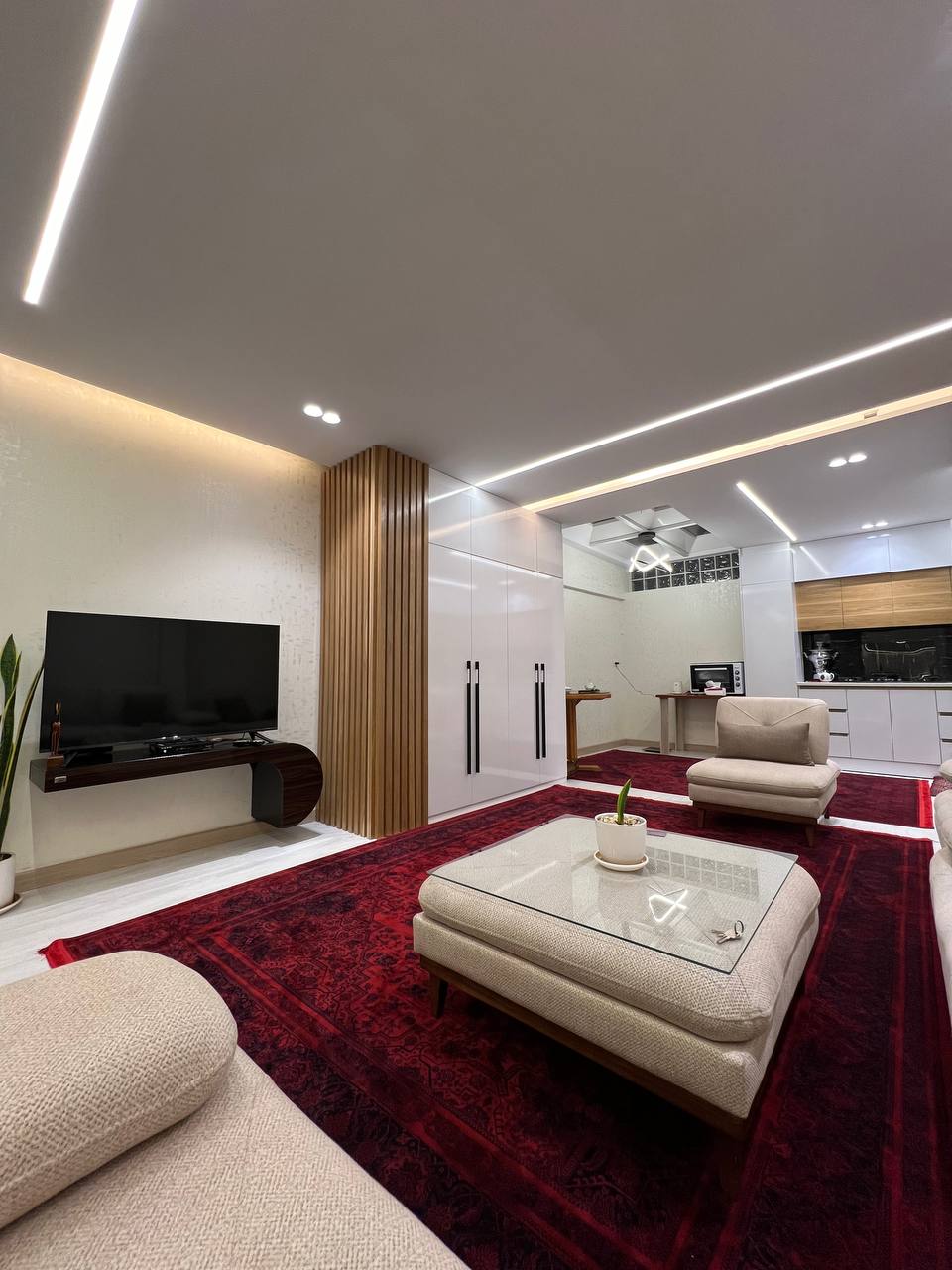 نقاشی ساختمان و کاغذدیواری ولمینت
