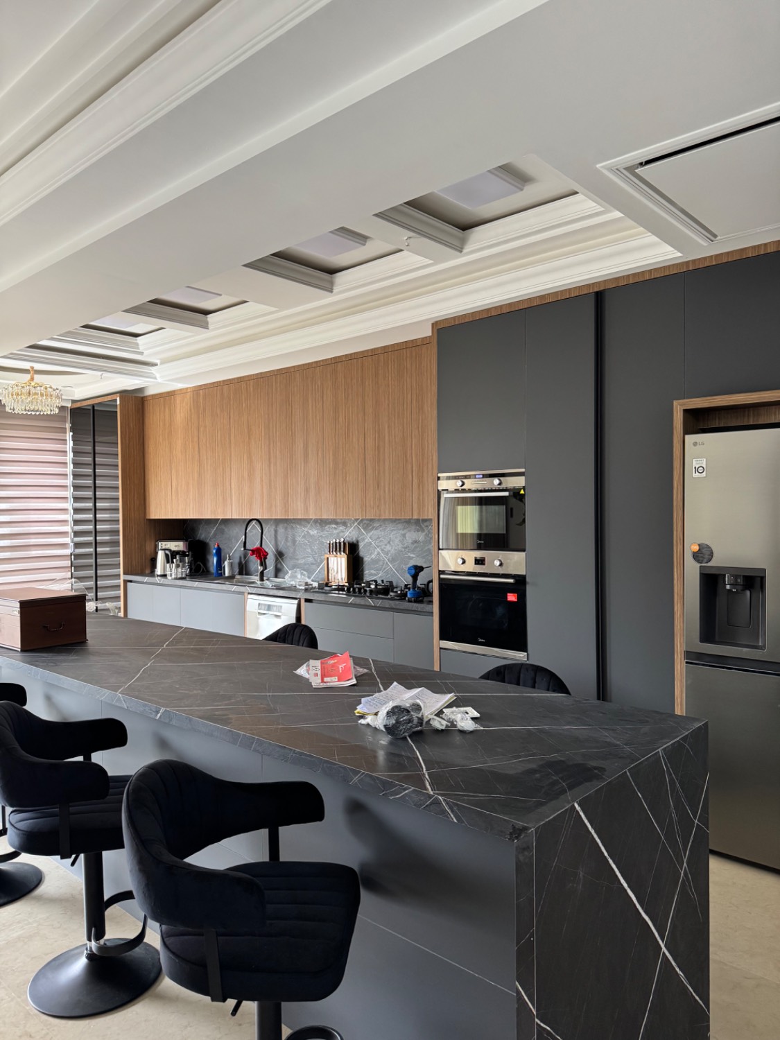 ساخت و اجرای کابینت و دکوراسیون داخلی